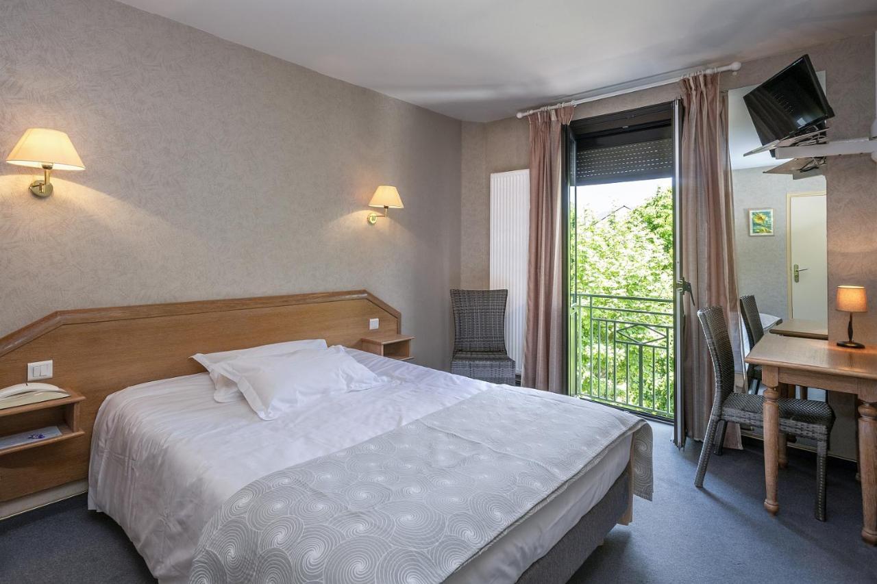 Logis Hotel Restaurant Le Mont Aigoual Меруес Екстериор снимка