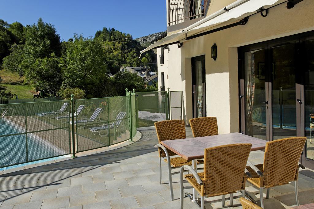 Logis Hotel Restaurant Le Mont Aigoual Меруес Екстериор снимка