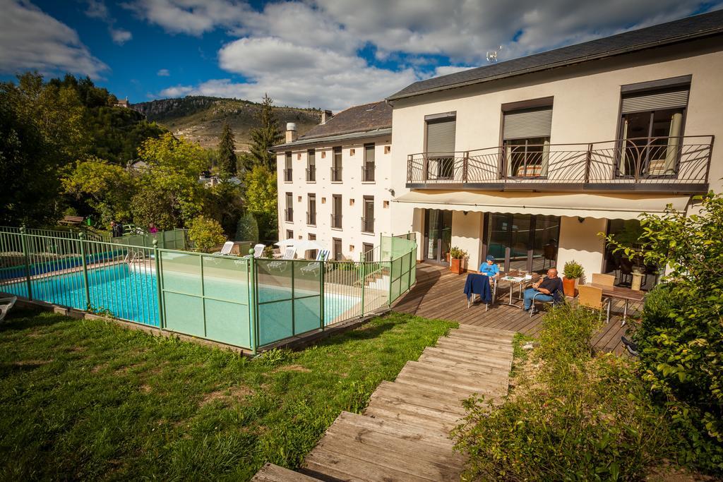 Logis Hotel Restaurant Le Mont Aigoual Меруес Екстериор снимка