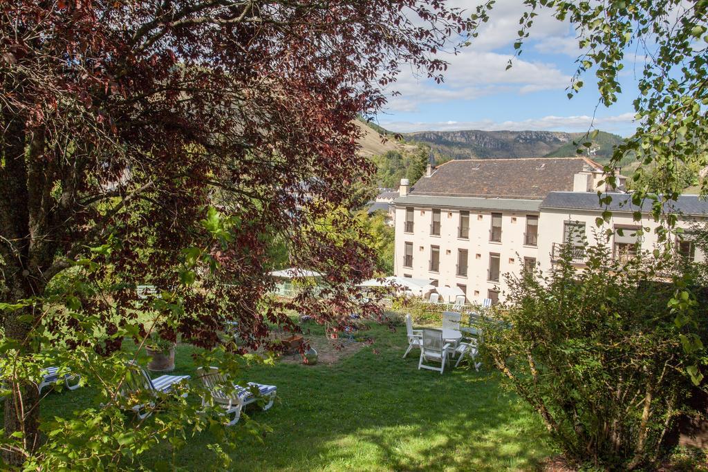 Logis Hotel Restaurant Le Mont Aigoual Меруес Екстериор снимка