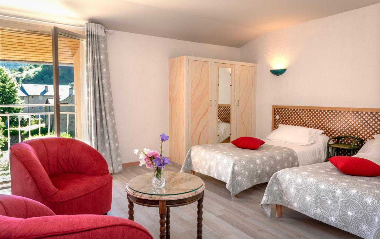 Logis Hotel Restaurant Le Mont Aigoual Меруес Екстериор снимка